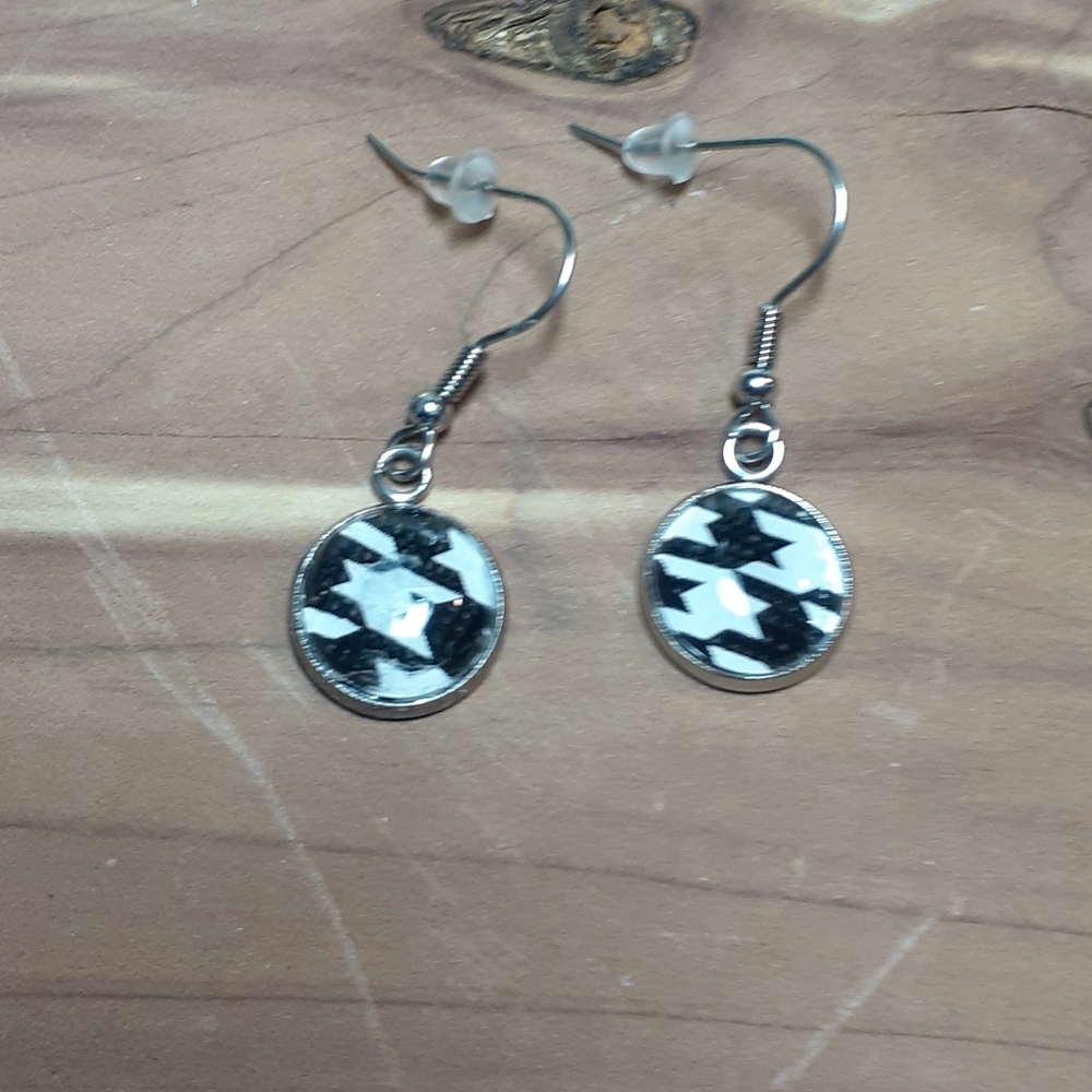 💕3/$15💕 Dangle Earrings